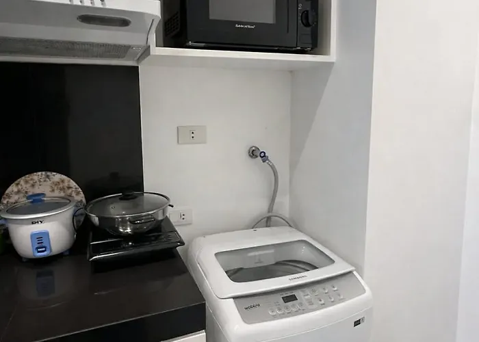 Miya's Crib I Staycation Tomas Morato Quezon Aparthotel