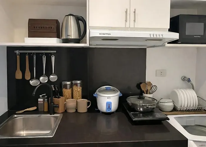 Miya's Crib I Staycation Tomas Morato Quezon 3* Manila